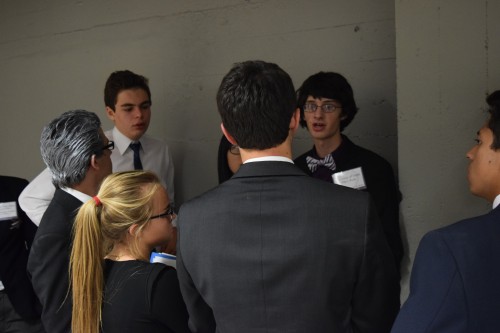Unmoderated caucus in Lyndon B. Johnson's cabinet (historical crisis)