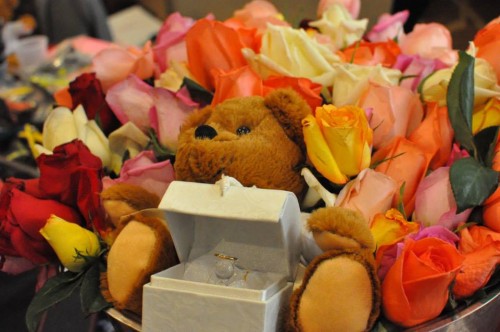 A delegate gave out 100 roses and 20 teddy bears to another delegate.