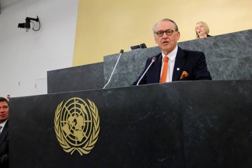 H.E. Jan Eliasson, Deputy Secretary-General of the UN, spoke during NMUN Closing Ceremonies. (Photo from NMUN Facebook page)